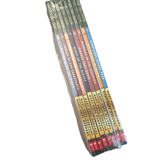 Magic Tree House Collection 1 Books 1-8 - Picture 4 of 5